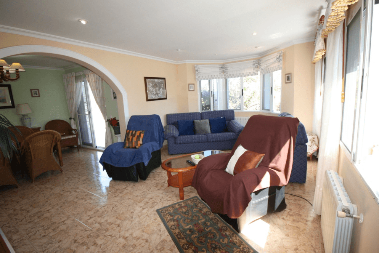 Villa in Las Rotas, just a few steps from the beach