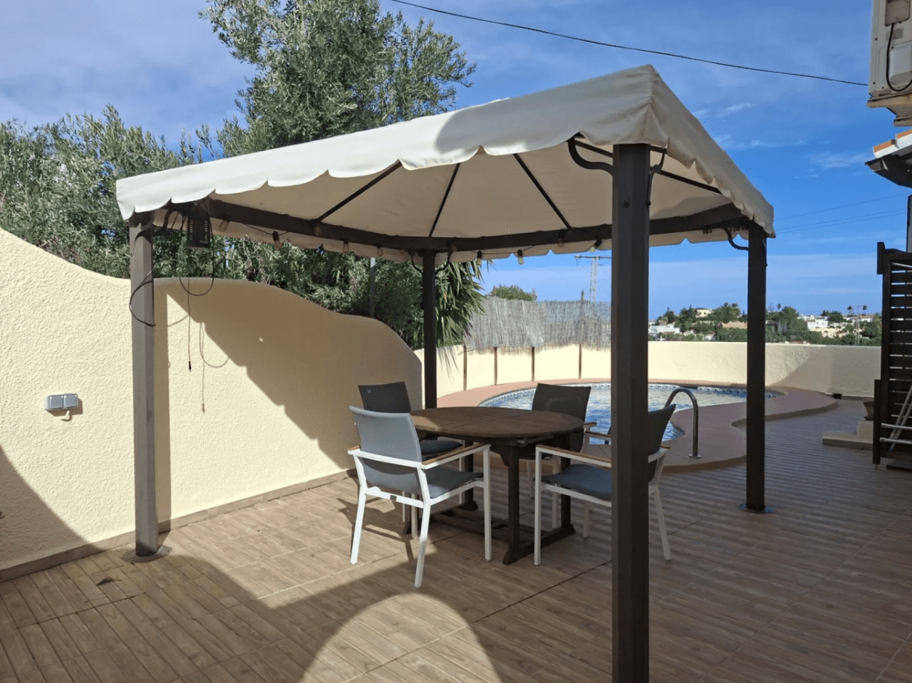 Chalet with sea views in the mountains of Denia