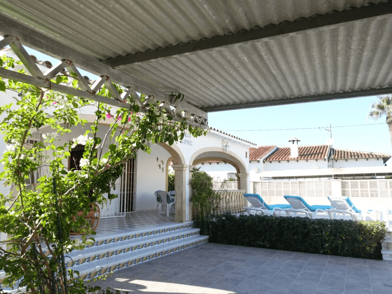 Beach villa with private pool in Oliva
