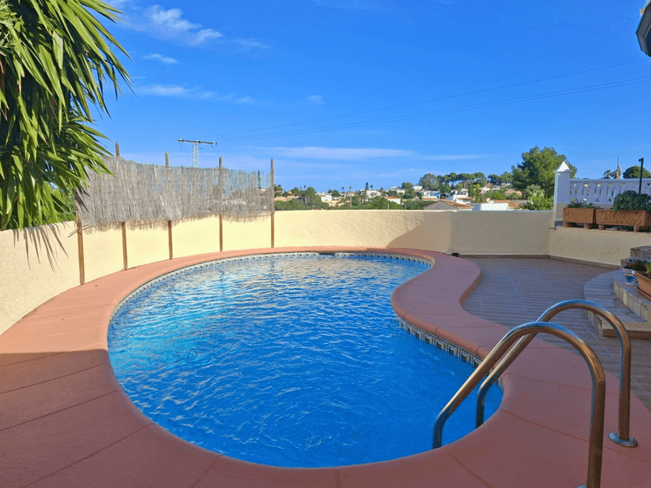 Chalet with sea views in the mountains of Denia