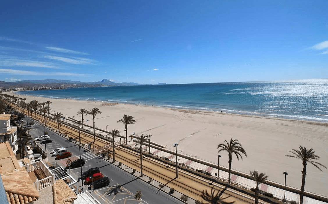 Elegant villa in El Campello