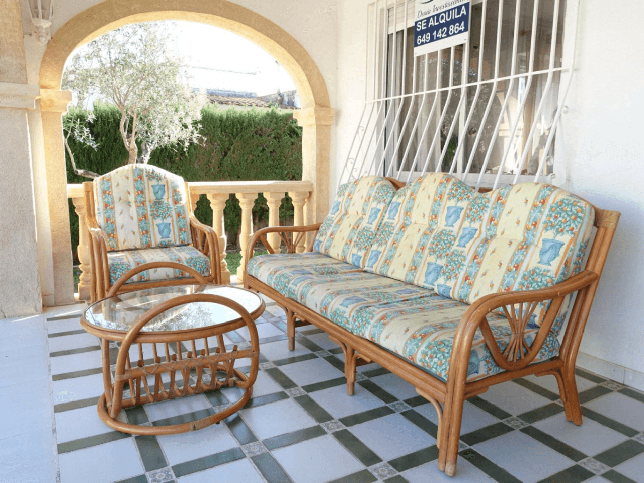 Beach villa with private pool in Oliva