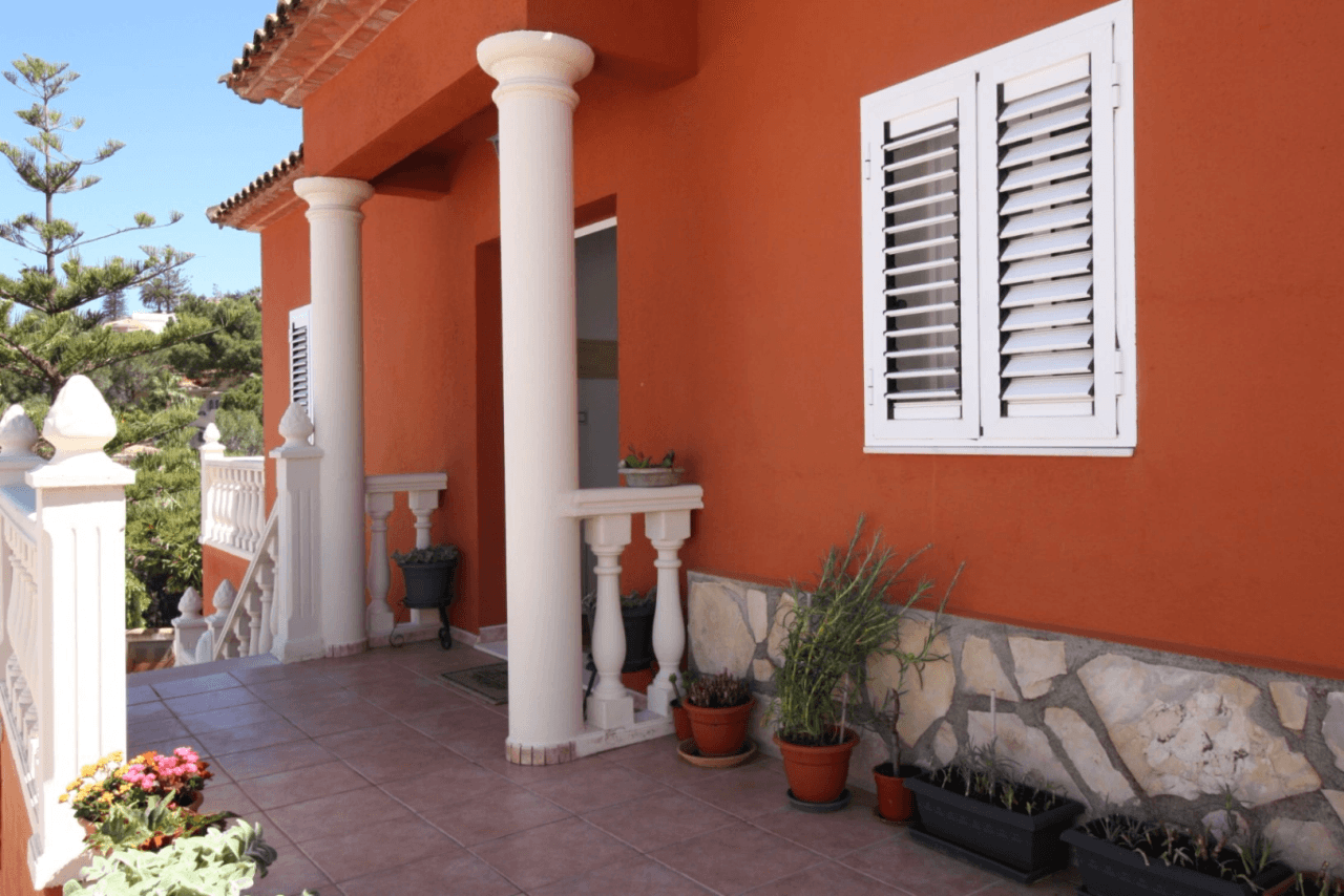 Villa in Las Rotas, just a few steps from the beach
