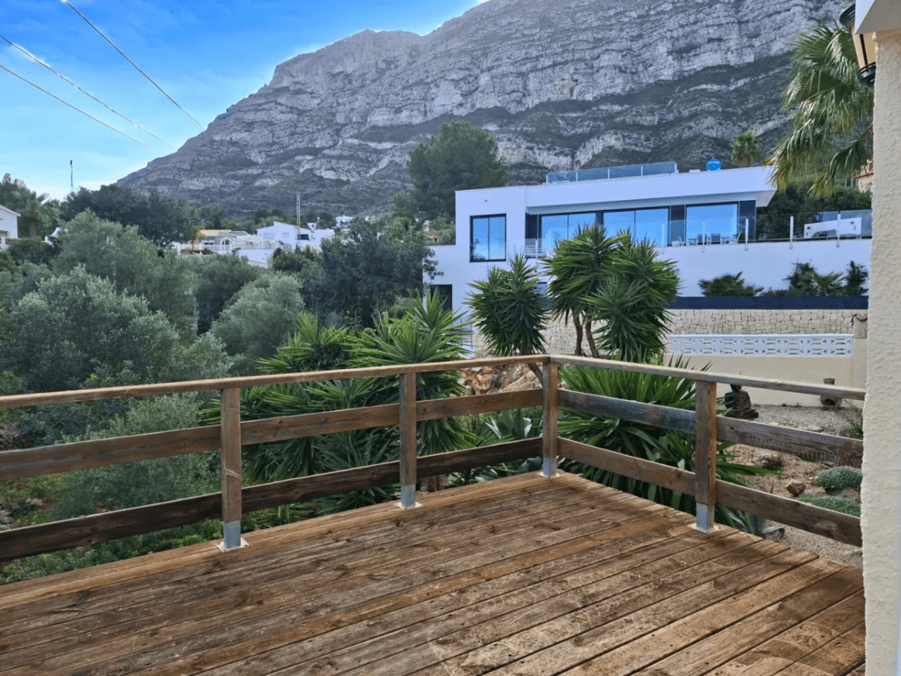 Chalet with sea views in the mountains of Denia