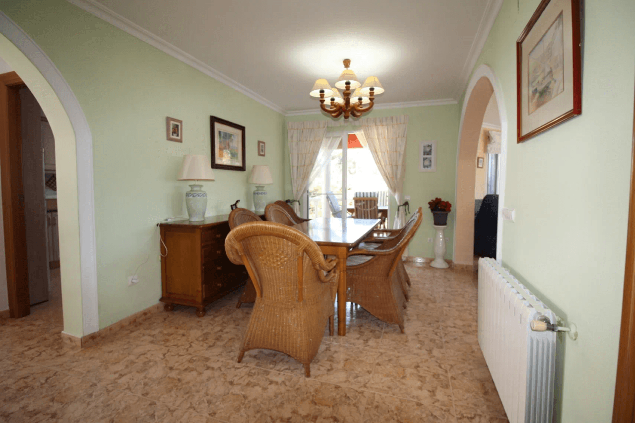 Villa in Las Rotas, just a few steps from the beach