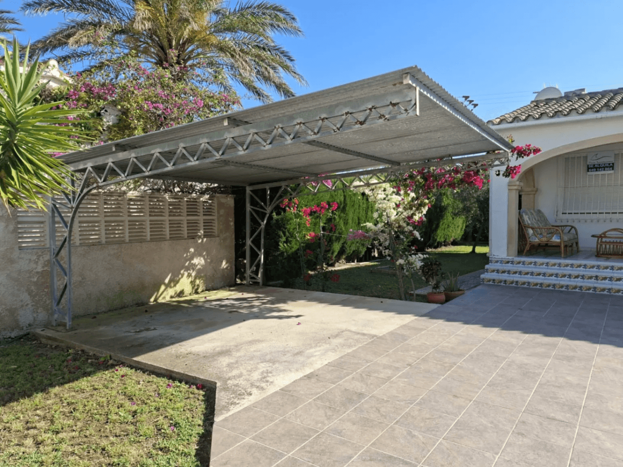 Beach villa with private pool in Oliva