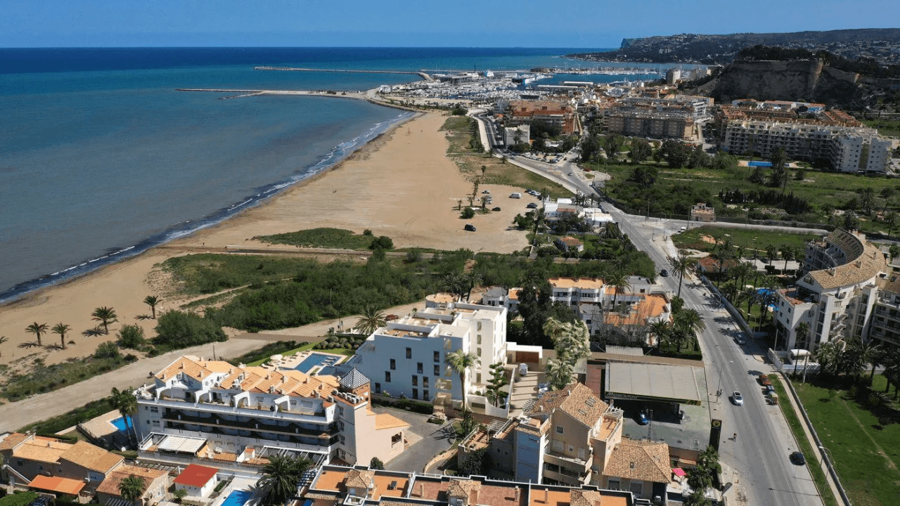 Appartement op de eerste lijn in Denia