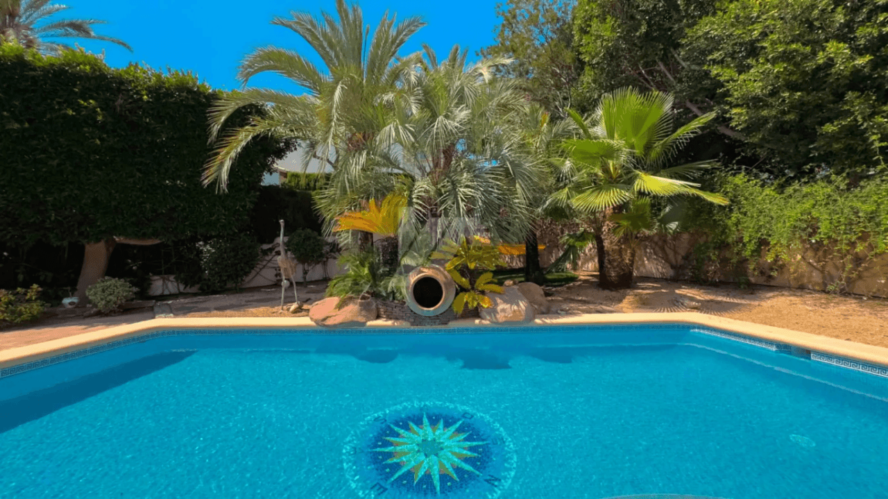 Luxury villa for sale in Moraira with sea views.