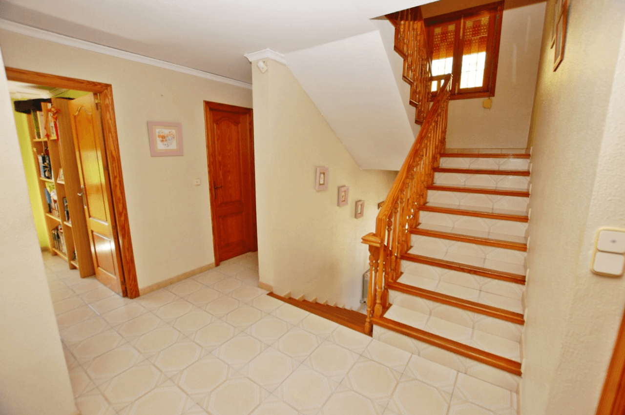 Villa for sale in Pego