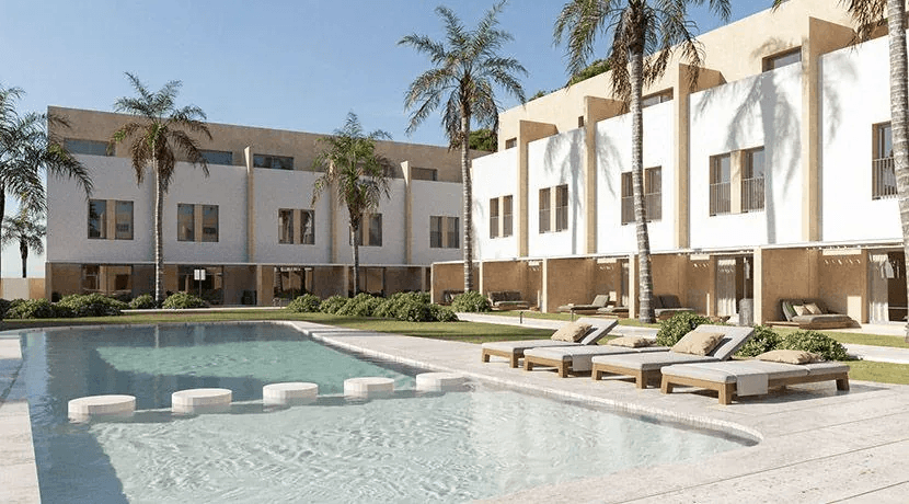 Maisons de ville nouvellement construites sur la plage