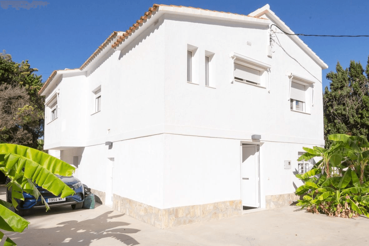 Large luxury villa on the beachfront of Dénia.