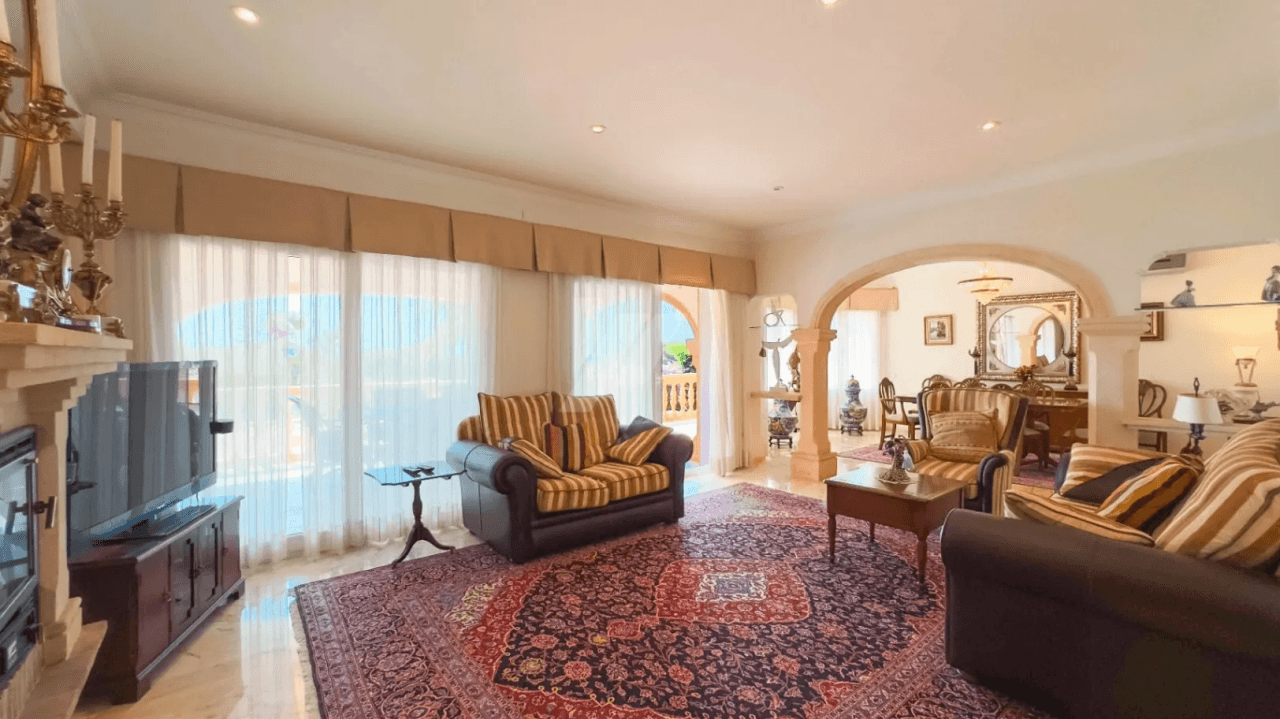 Luxury villa for sale in Moraira with sea views.