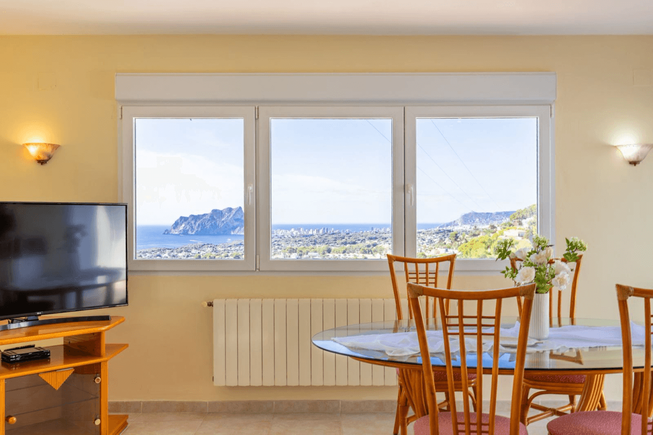 Villa de 3 chambres avec des vues spectaculaires sur la mer à vendre à Benimeit - Moraira, Costa Blanca.
