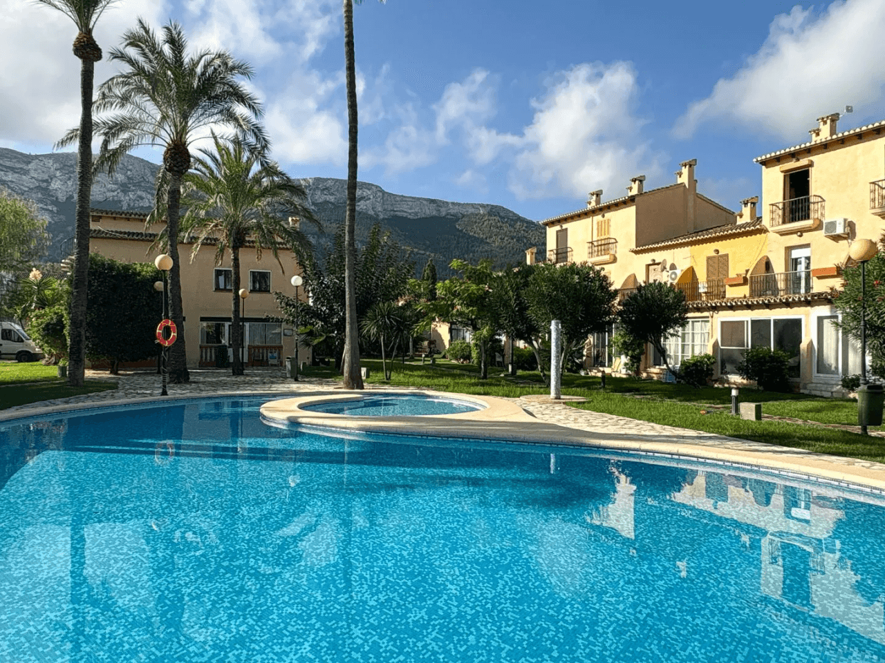 Duplex townhouse just a step away from the city of Dénia.