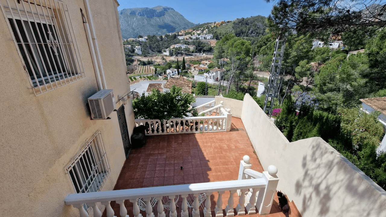 Villa for sale in Adsubia