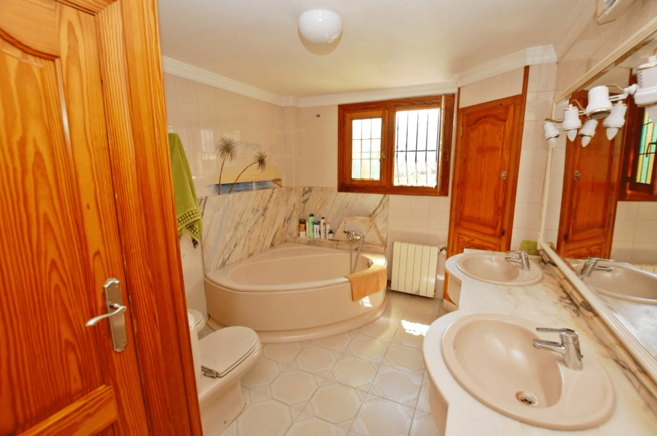 Villa for sale in Pego