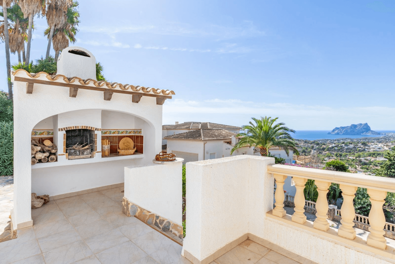 Villa de 3 chambres avec des vues spectaculaires sur la mer à vendre à Benimeit - Moraira, Costa Blanca.