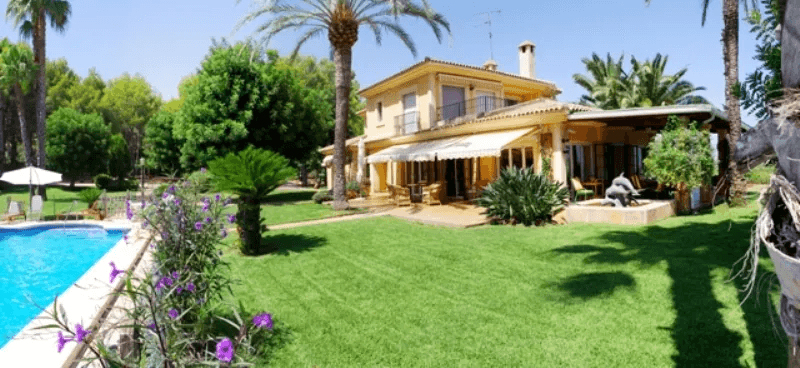 Villa for sale in Dénia