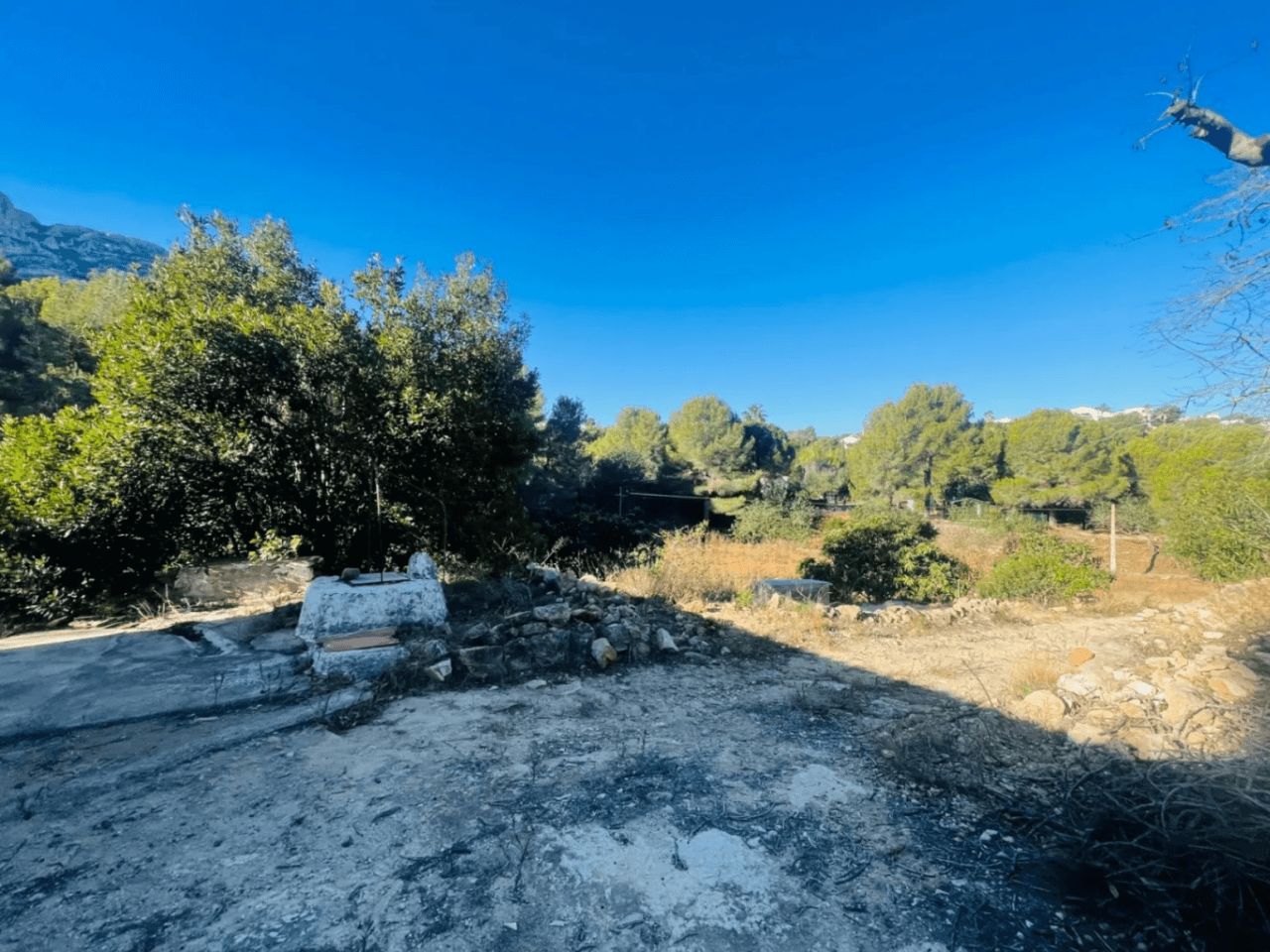 Country house in Rotas area with plot of 12000m2.