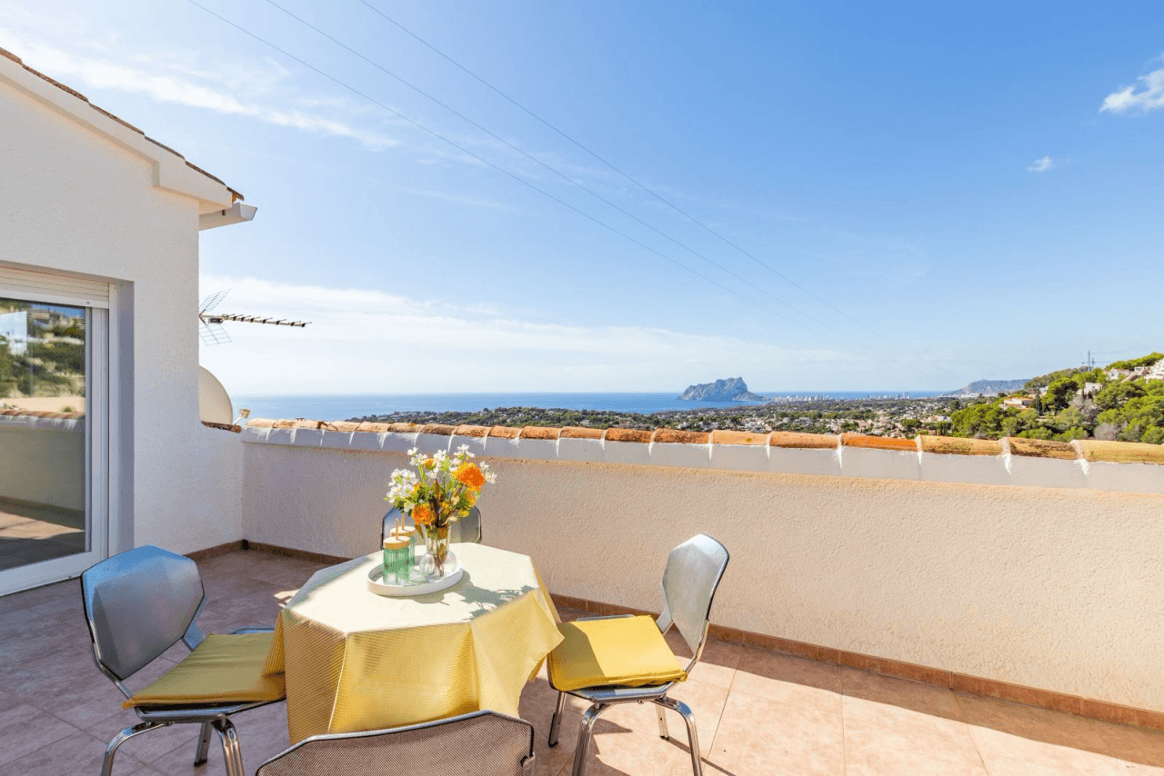 Villa de 3 chambres avec des vues spectaculaires sur la mer à vendre à Benimeit - Moraira, Costa Blanca.