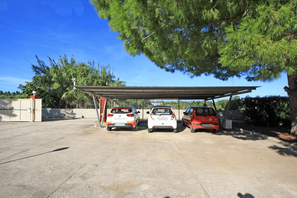 Finca-Villa of 11.310 m2 at 400 m from the beach