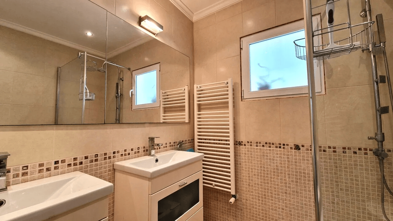 Villa for sale in Adsubia