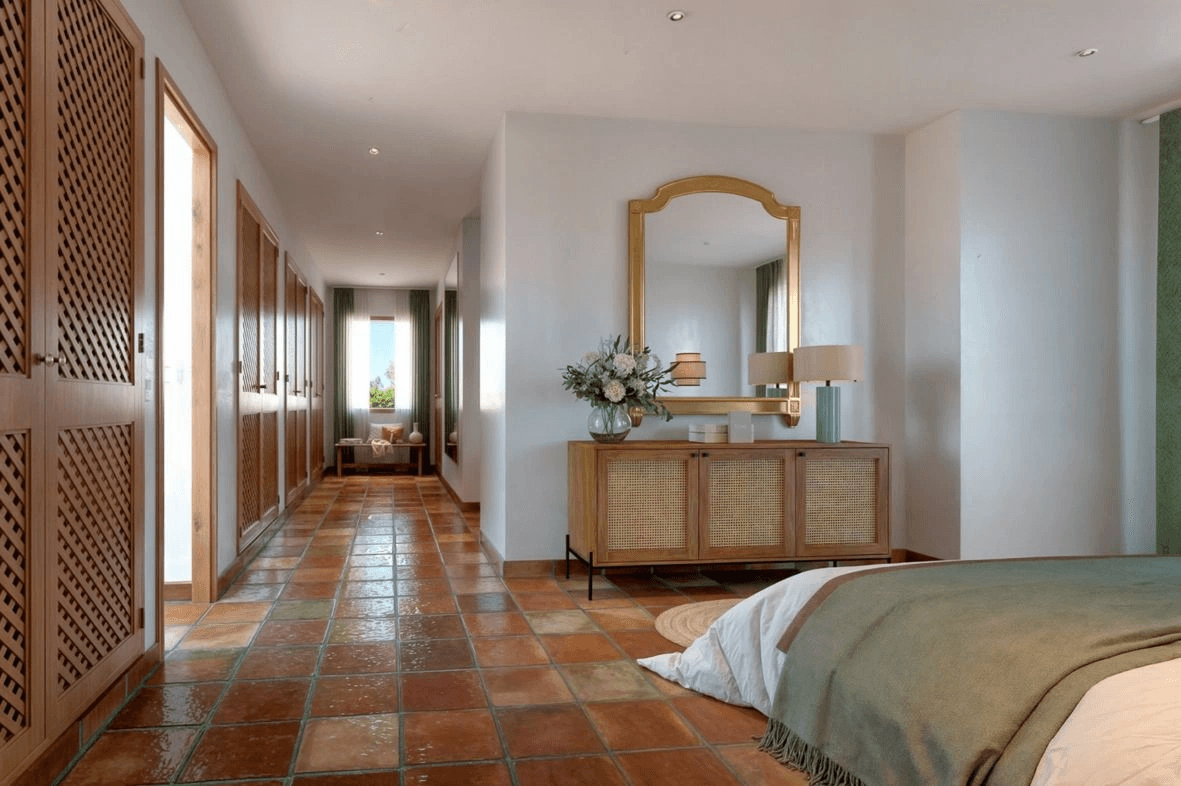 Stunning villa with sea views in Dénia.