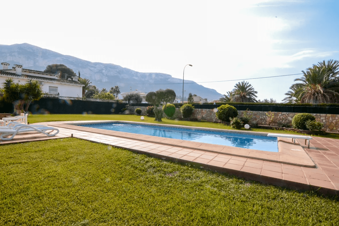 Villa for sale in Dénia