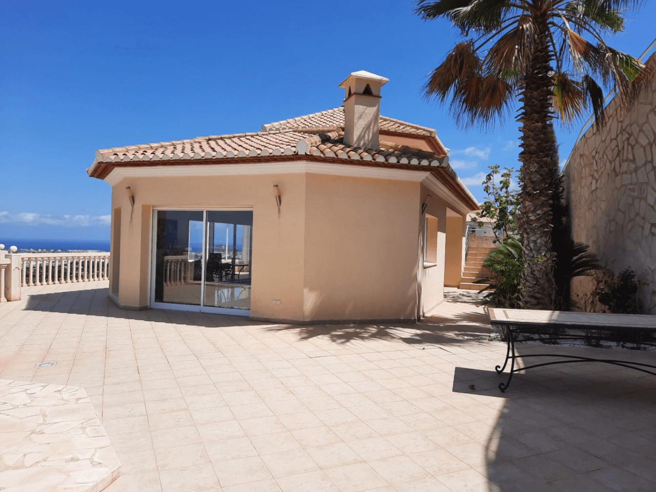 HOUSE IN BENIMAQUIA