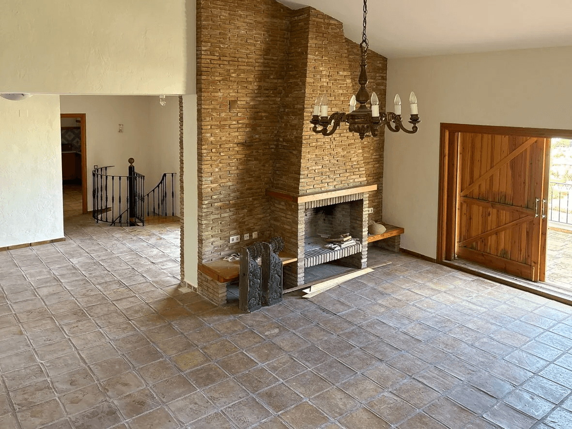 Stunning villa with sea views in Dénia.