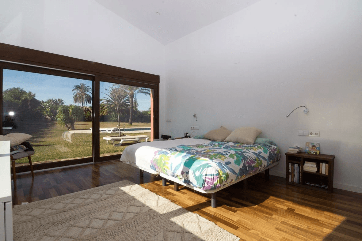 Mediterranean villa with large plot.