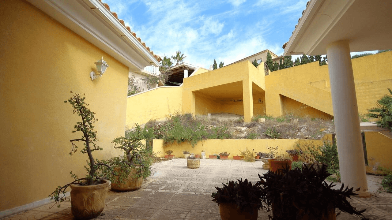 Villa for sale in Altea