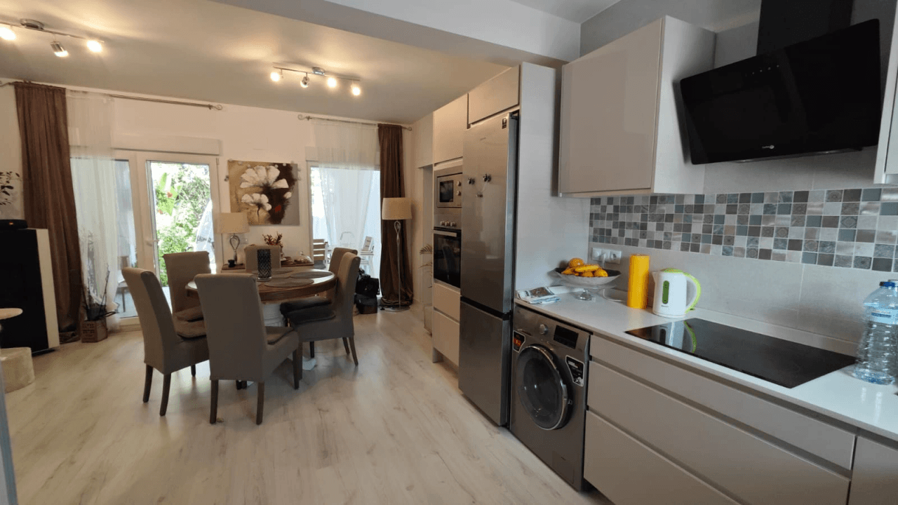 BEAUTIFUL TOWNHOUSE IN PEDREGUER