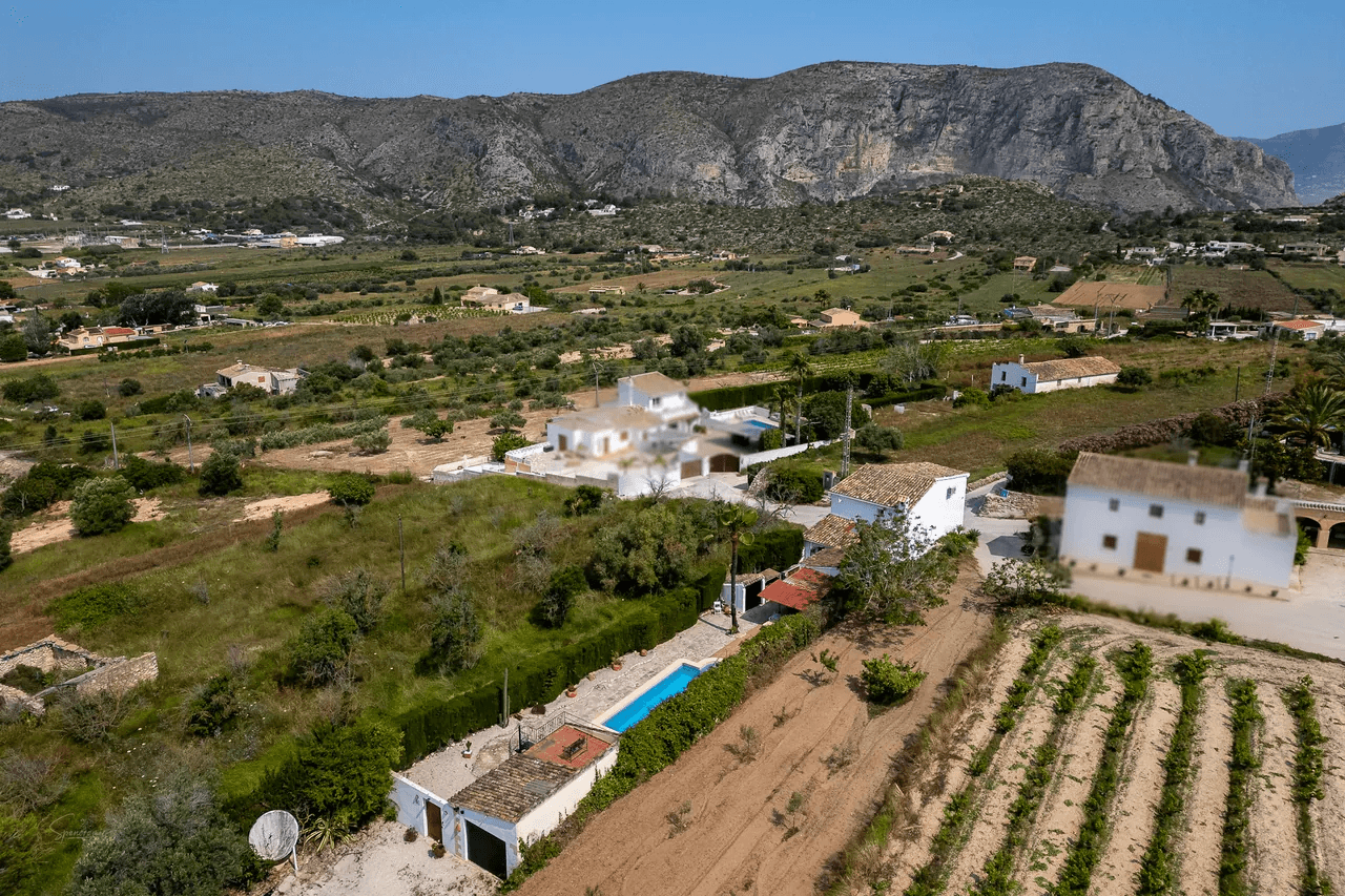 Finca for sale in Teulada