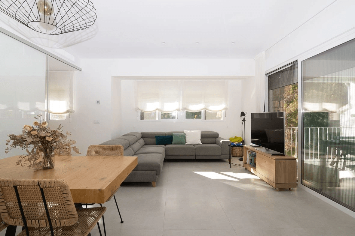 Large luxury villa on the beachfront of Dénia.