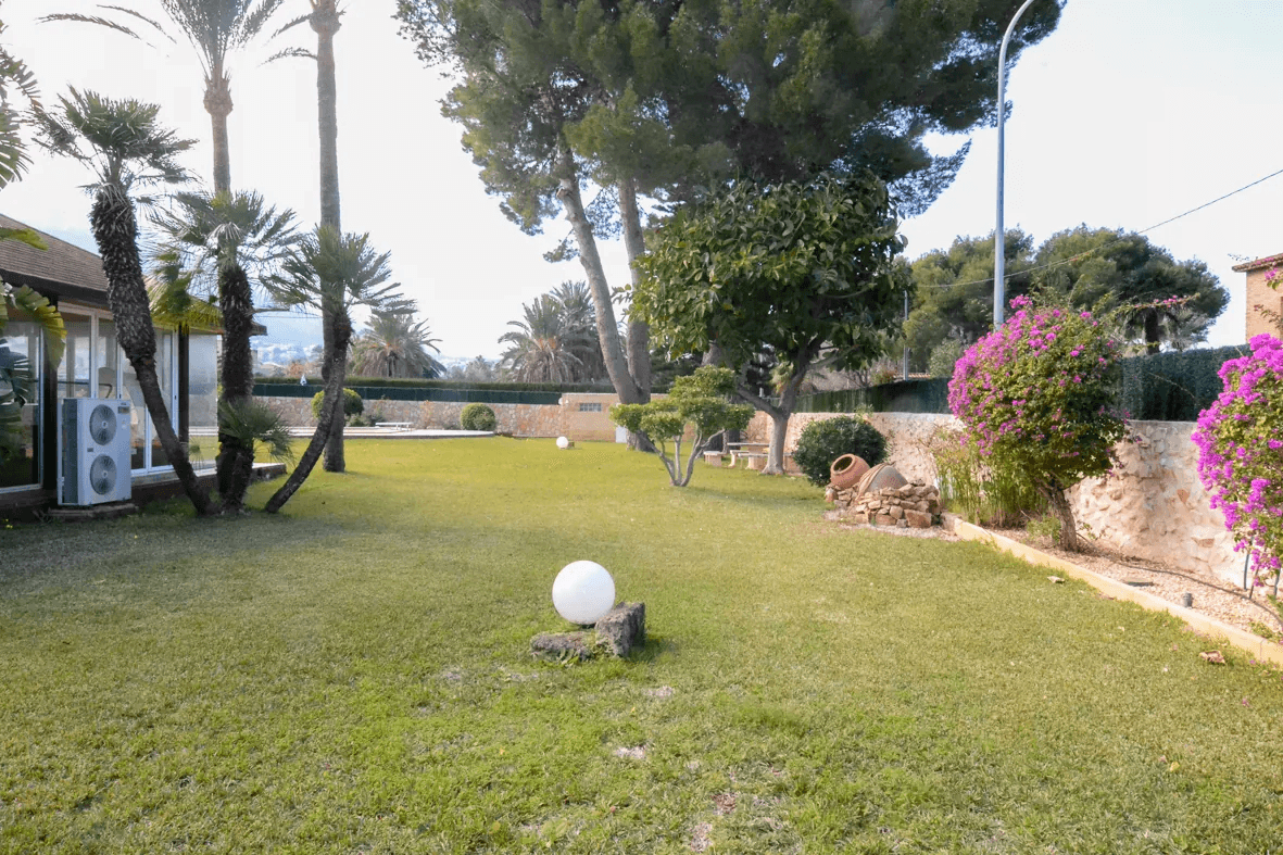 Villa for sale in Dénia