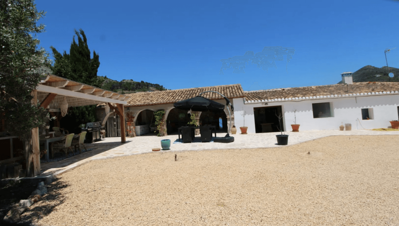 Spectacular style finca villa for sale in Alcalali