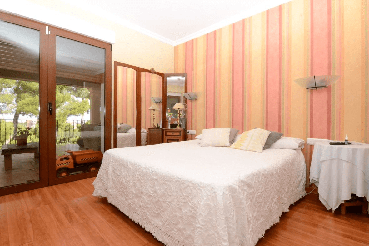 Great manor villa in Las Rotas.