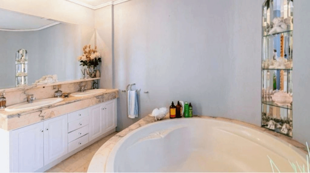 Penthouse with views, terrace, and pool within walking distance to the sea in Denia.