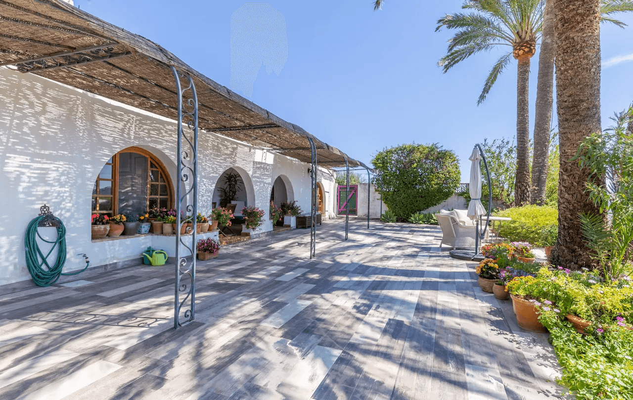 Last Rustic Finca available for sale with sea views in Teulada