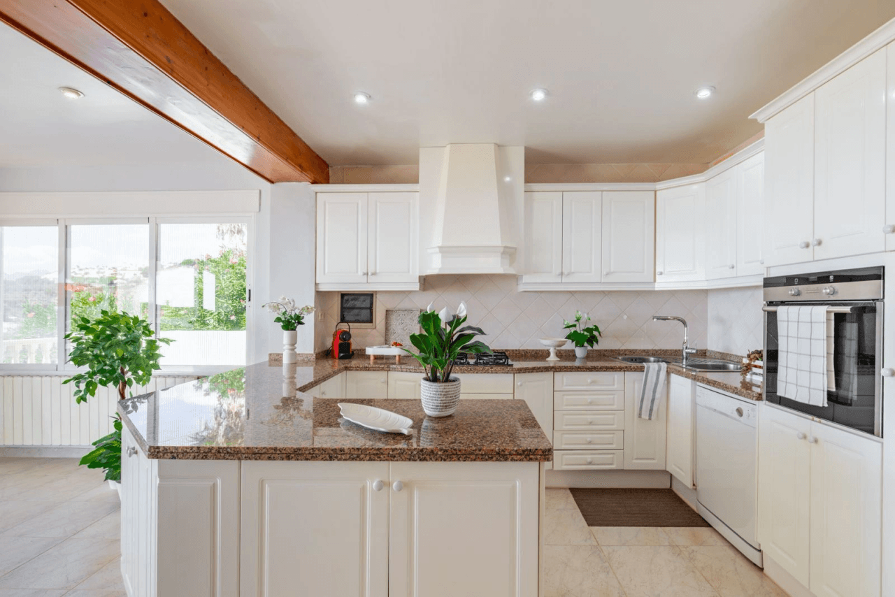 Villa de 3 chambres avec des vues spectaculaires sur la mer à vendre à Benimeit - Moraira, Costa Blanca.