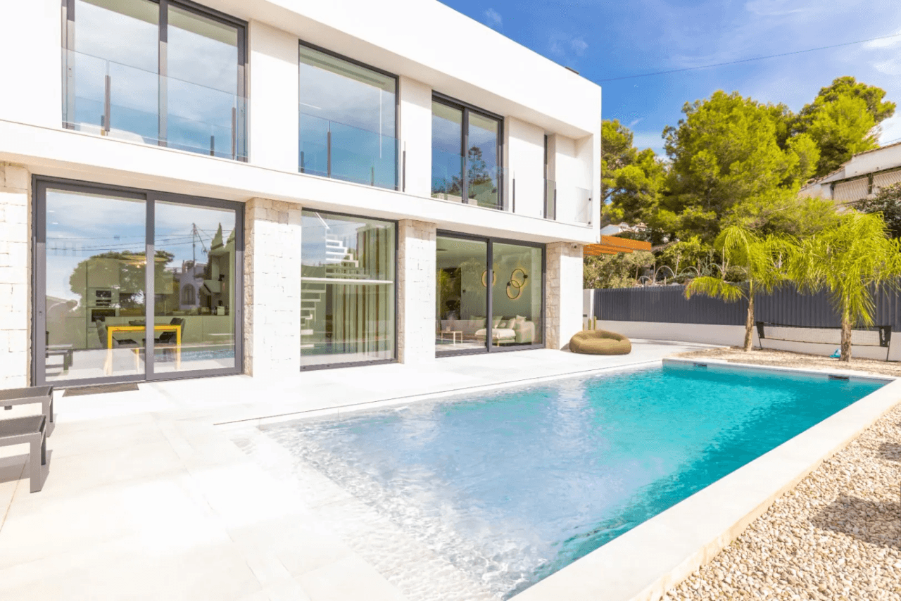 Beautiful new build villa with sea views in Benissa just 2 minutes from the beach
