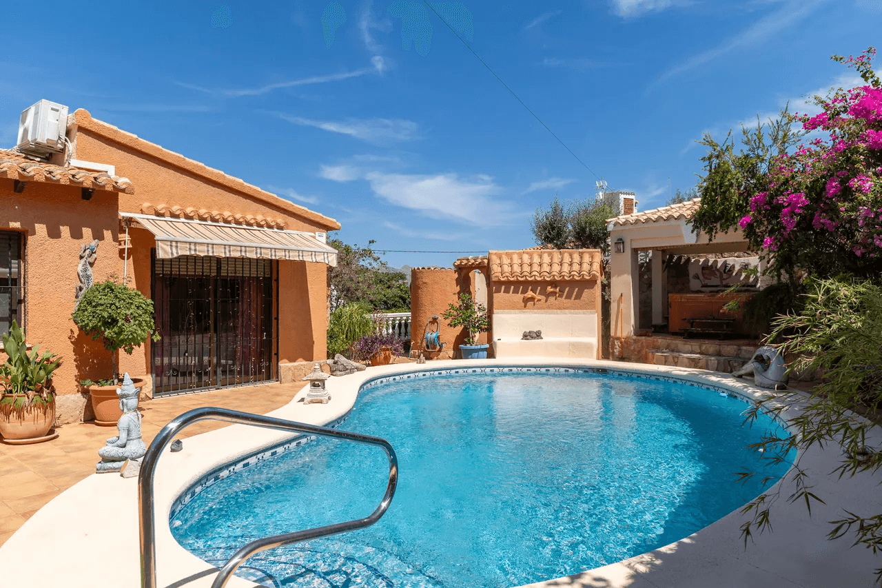 Villa for sale in Orba