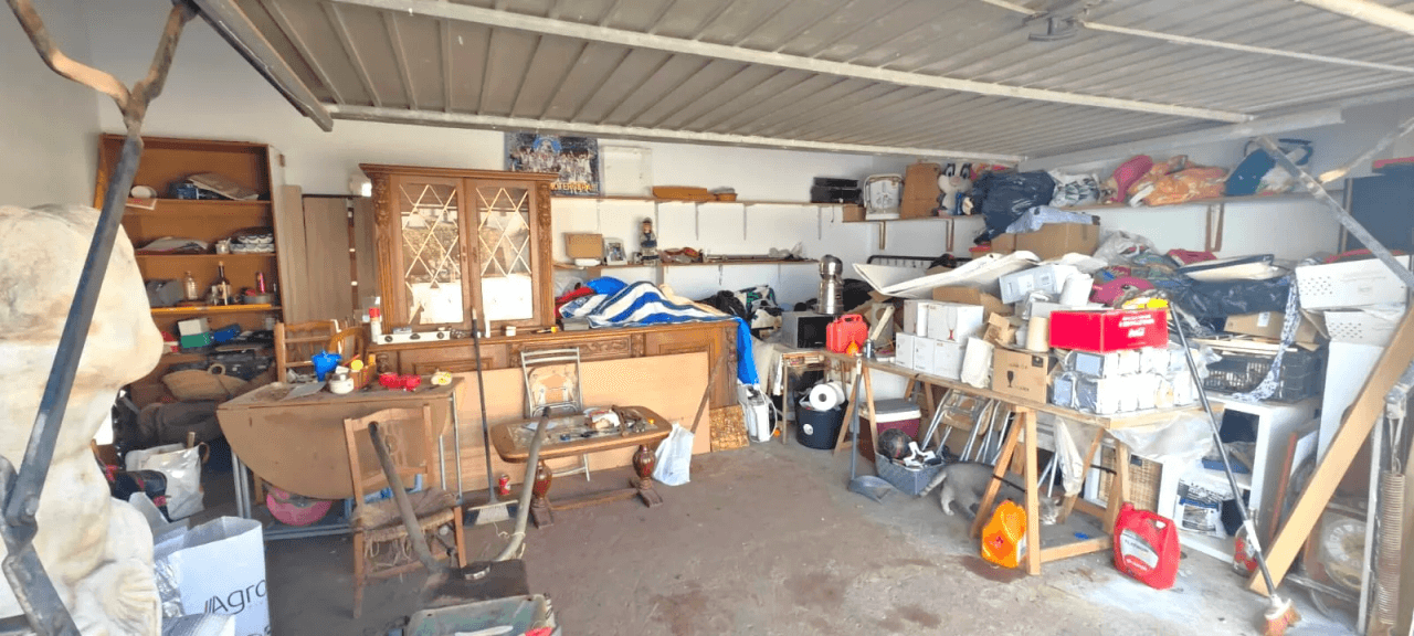 GARAGE WITH URBAN PLOT JUST 400M FROM DENIA