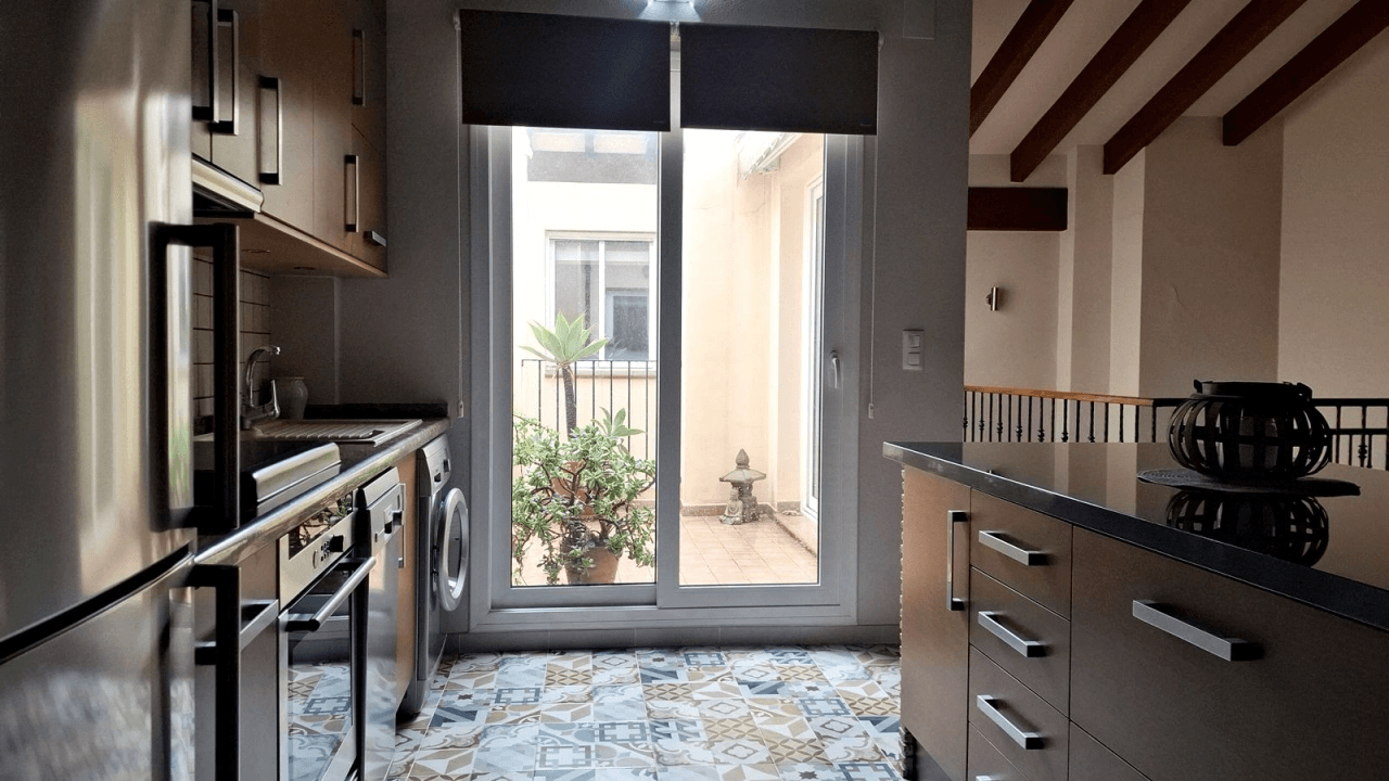 Spacious duplex home in the center of Denia