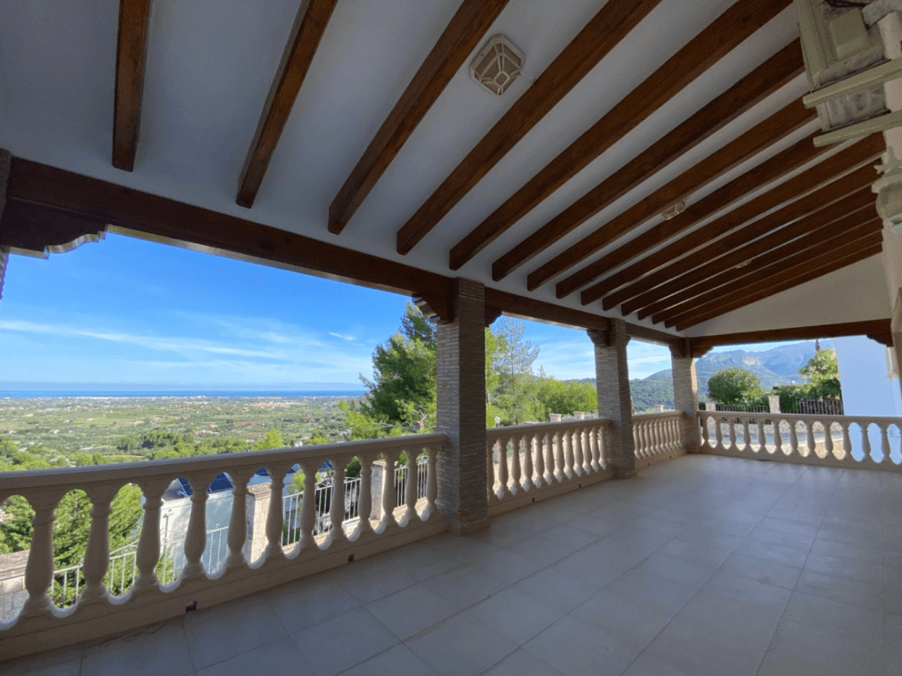 VILLA FOR SALE IN LA SELLA