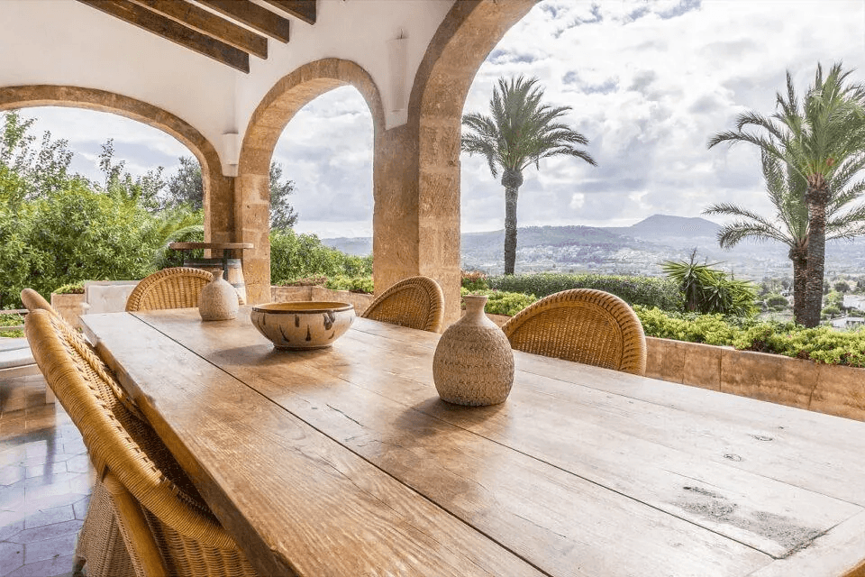 Villa in Jávea with Sea and Montgó Views