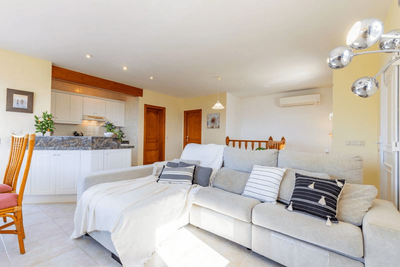 Villa de 3 chambres avec des vues spectaculaires sur la mer à vendre à Benimeit - Moraira, Costa Blanca.