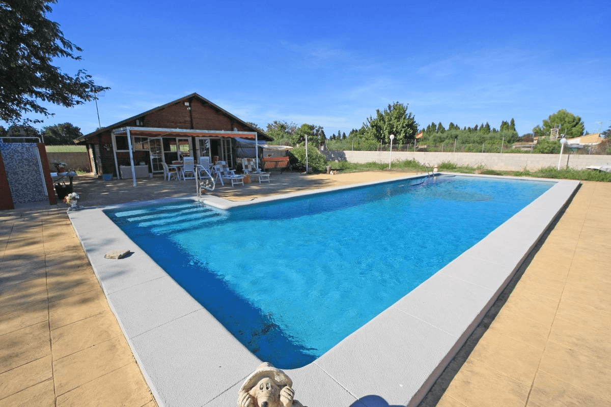 Finca-Villa of 11.310 m2 at 400 m from the beach
