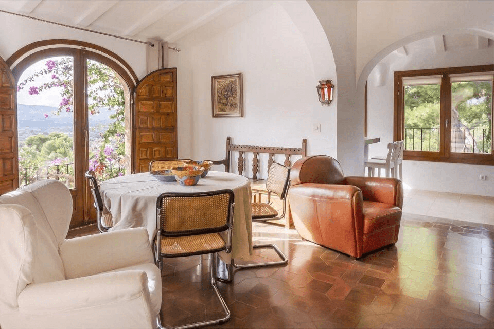 Villa in Jávea with Sea and Montgó Views